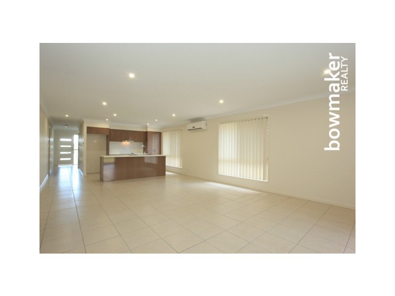 25 Dunes Crescent, North Lakes QLD 4509