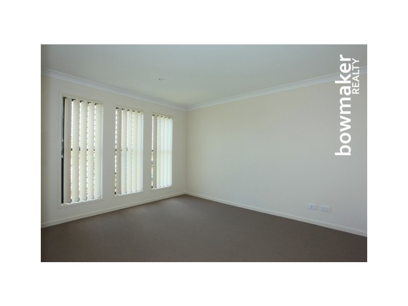 25 Dunes Crescent, North Lakes QLD 4509