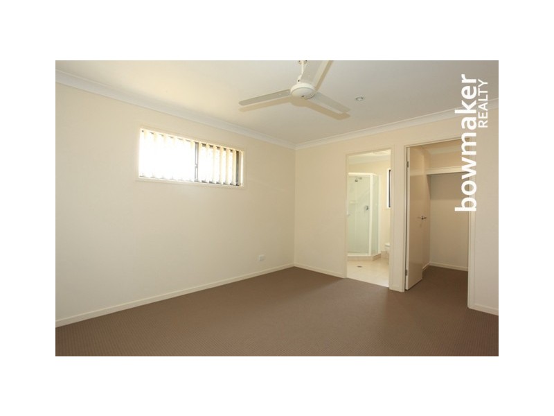 25 Dunes Crescent, North Lakes QLD 4509
