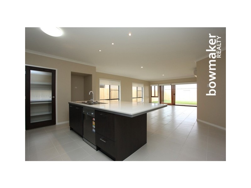 4 Wallarah Parade, North Lakes QLD 4509