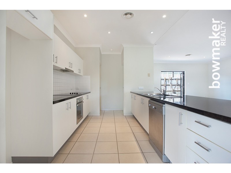 33 Dotterel Crescent, North Lakes QLD 4509