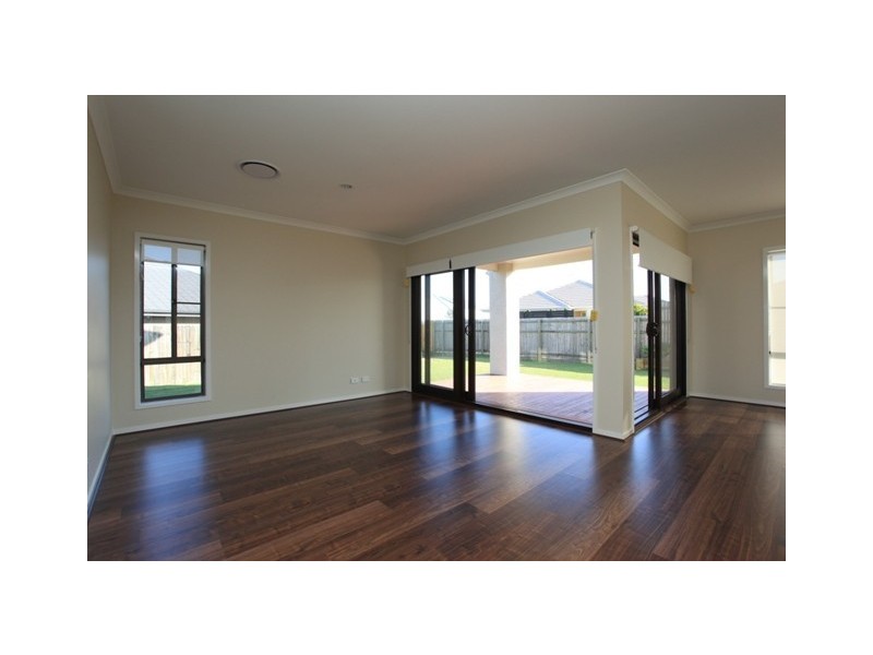 25 Lytham Circuit, North Lakes QLD 4509