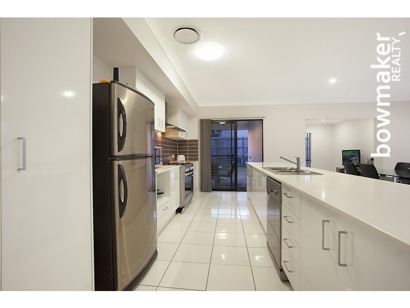 1 Riviera Cres, North Lakes QLD 4509