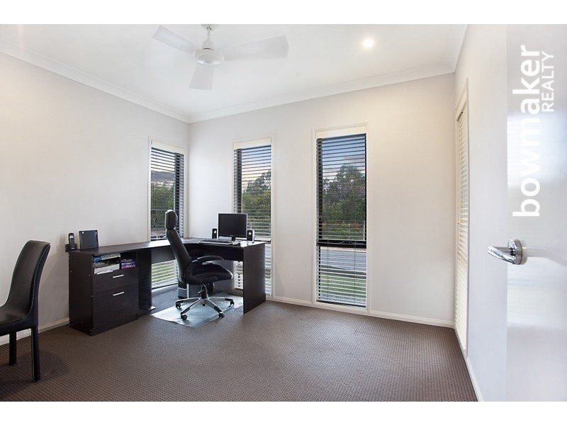 1 Riviera Cres, North Lakes QLD 4509