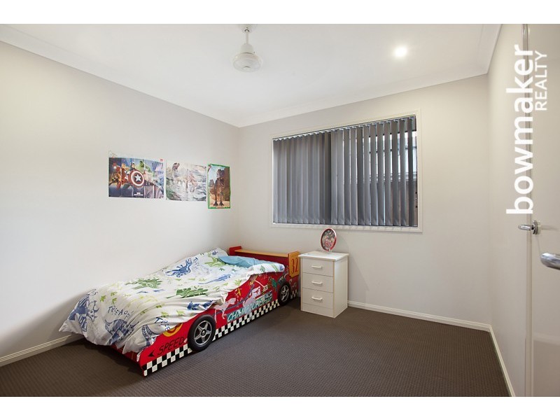 1 Riviera Cres, North Lakes QLD 4509