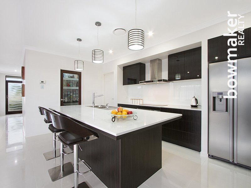 14 Cowen Terrace, North Lakes QLD 4509