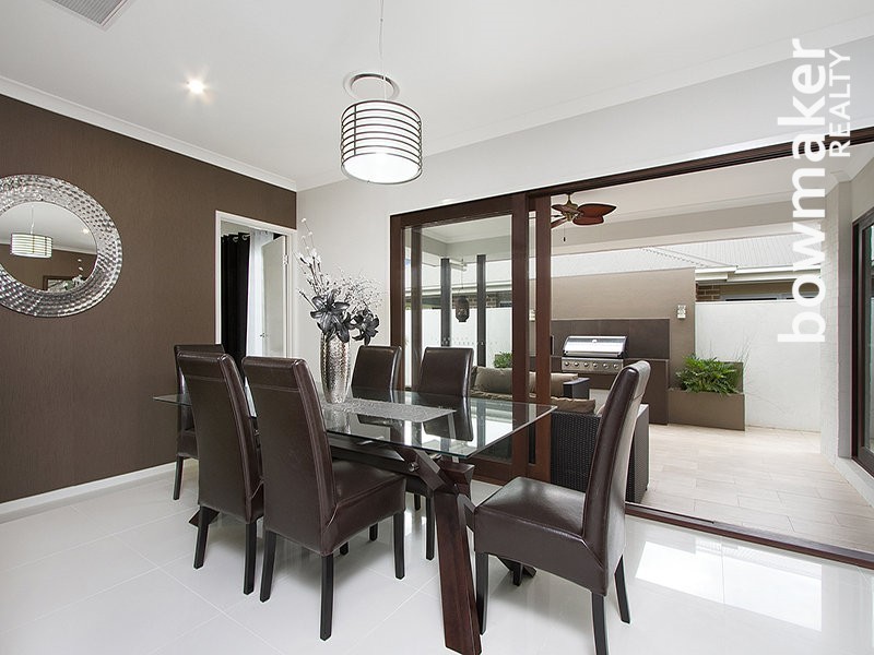 14 Cowen Terrace, North Lakes QLD 4509