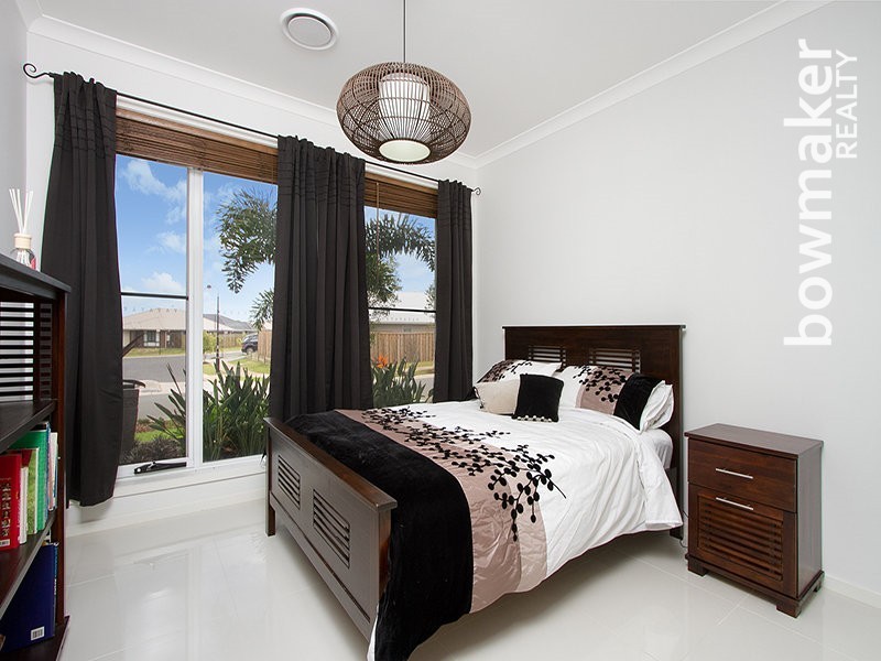 14 Cowen Terrace, North Lakes QLD 4509