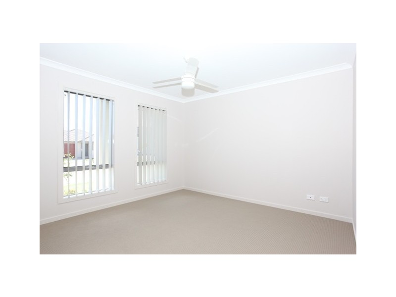 131 Mackintosh Drive, North Lakes QLD 4509