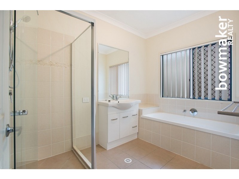 31 Riviera Crescent, North Lakes QLD 4509