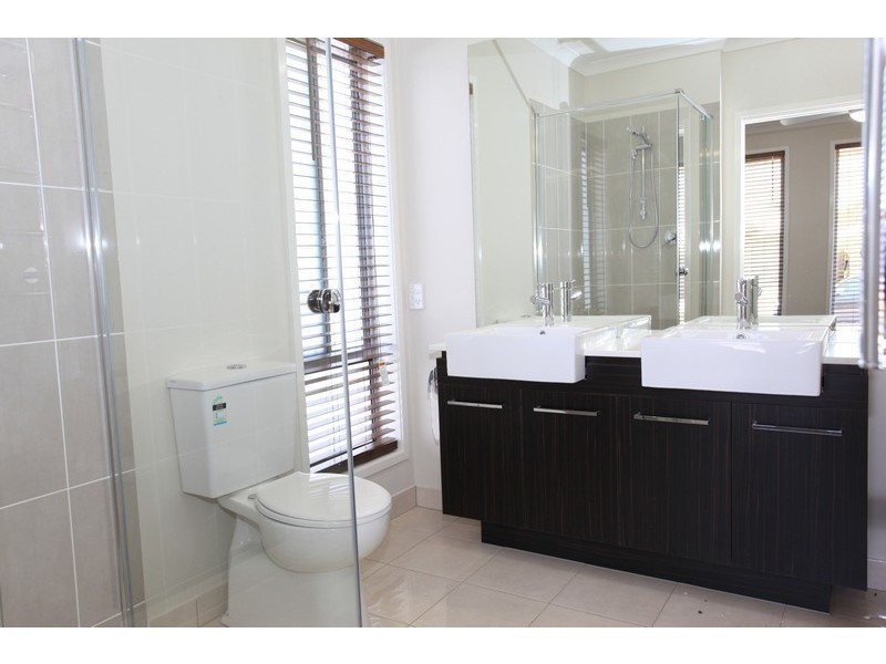 10 Friars Crescent, North Lakes QLD 4509
