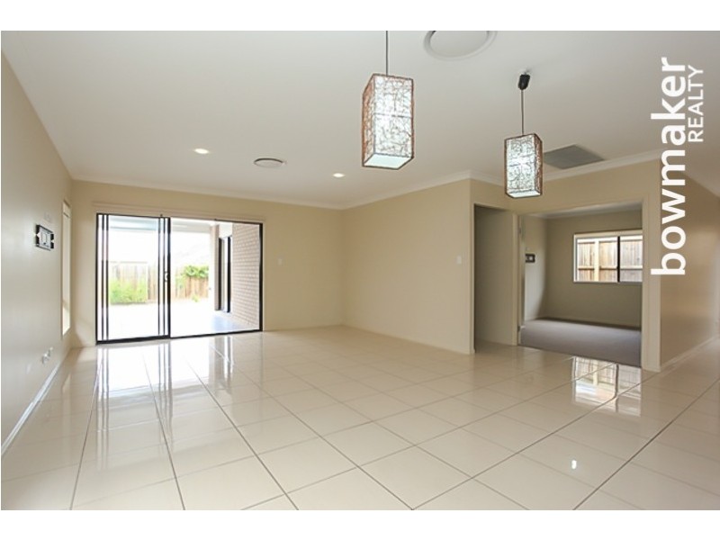 130 Mackintosh Drive, North Lakes QLD 4509