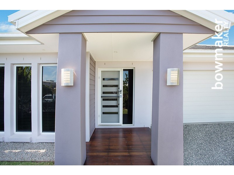 74 Nicklaus Parade, North Lakes QLD 4509