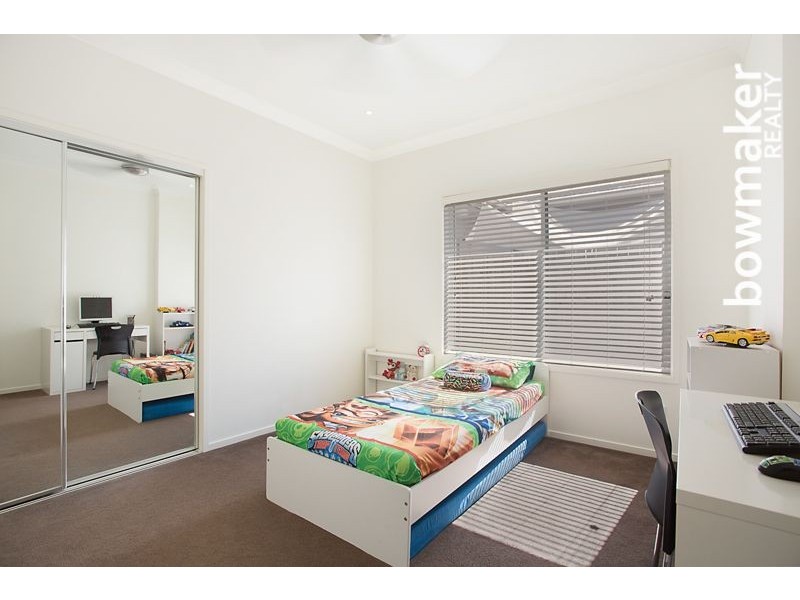 74 Nicklaus Parade, North Lakes QLD 4509