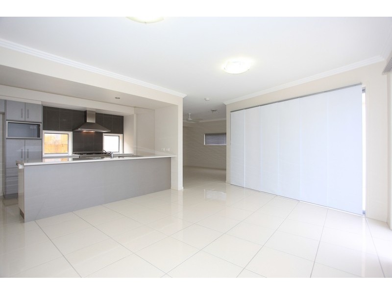 2 Lomond Street, North Lakes QLD 4509