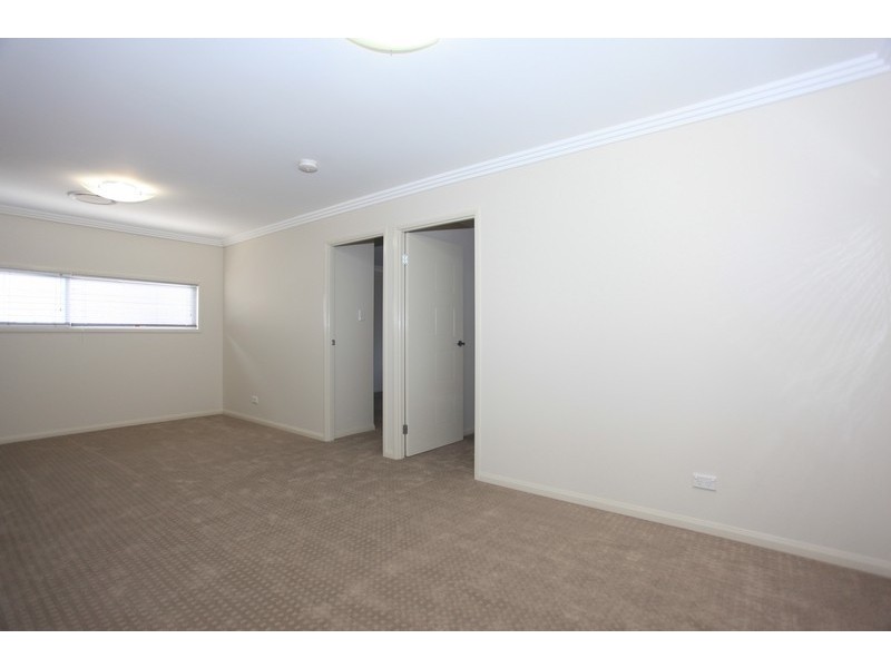 2 Lomond Street, North Lakes QLD 4509