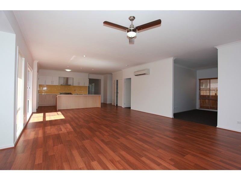 8 Lanagan Circuit, North Lakes QLD 4509