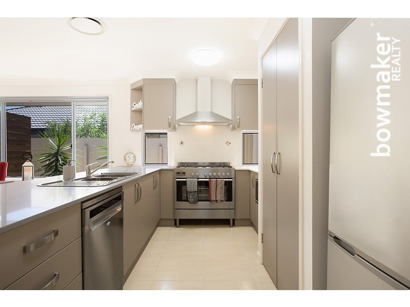 54 Mackintosh Drive, North Lakes QLD 4509