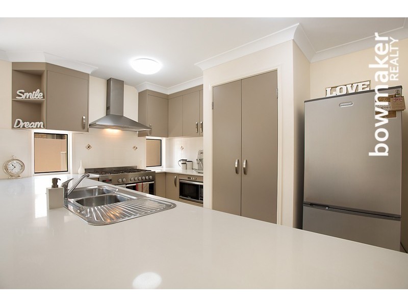 54 Mackintosh Drive, North Lakes QLD 4509