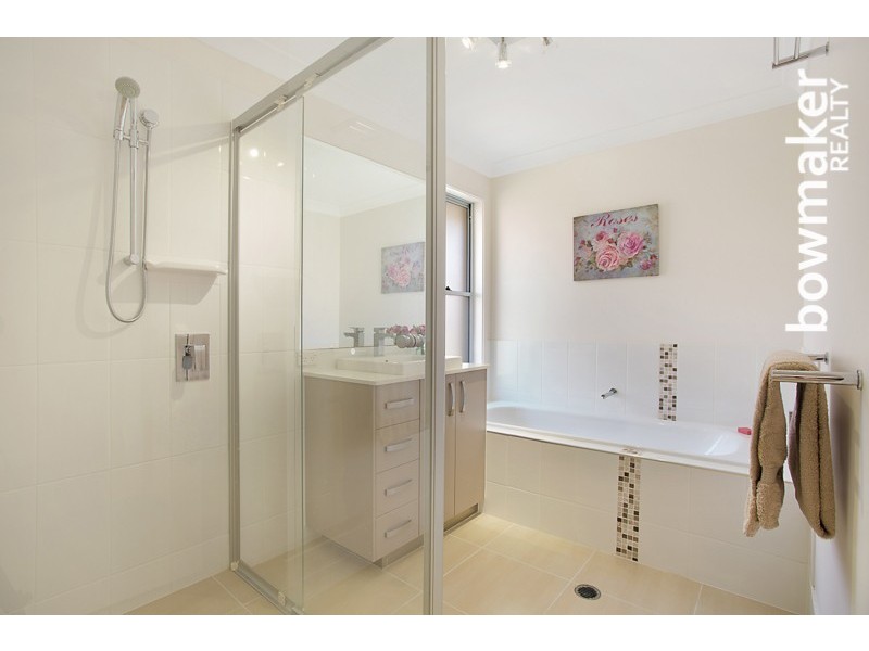 54 Mackintosh Drive, North Lakes QLD 4509