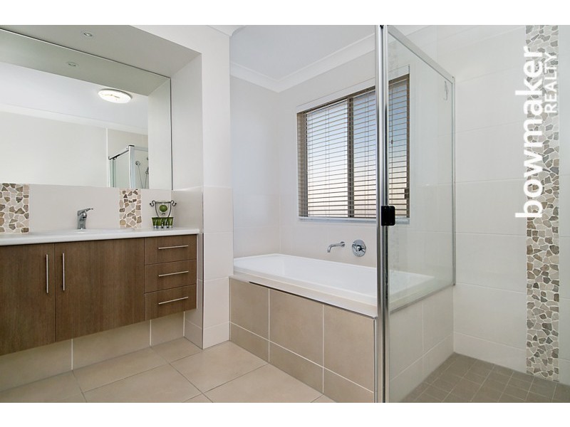 18 Astley Parade, North Lakes QLD 4509