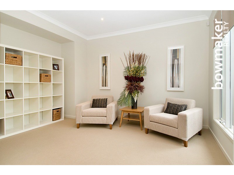 8 Moloney Place, North Lakes QLD 4509