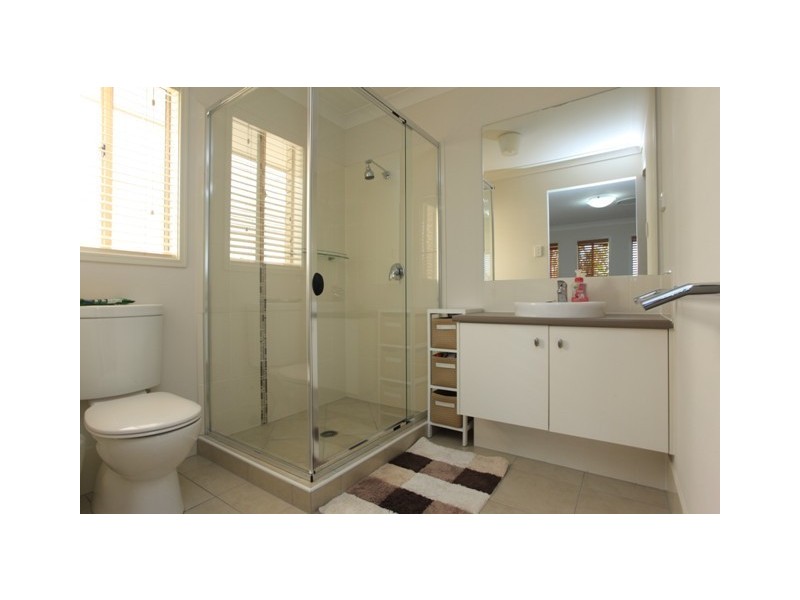 90 Mackintosh Drive, North Lakes QLD 4509