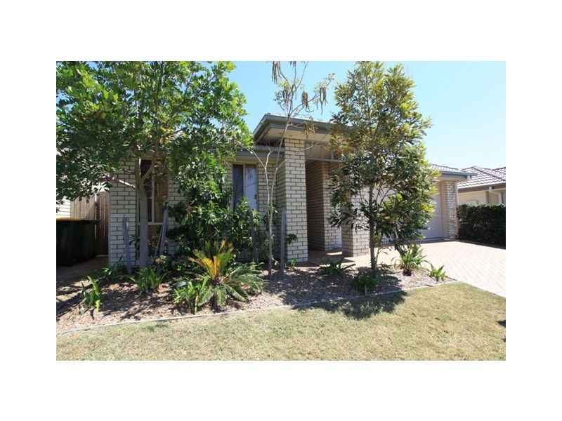 90 Mackintosh Drive, North Lakes QLD 4509