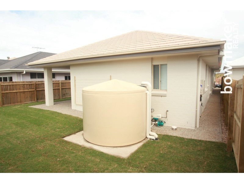 76 Nicklaus Parade, North Lakes QLD 4509