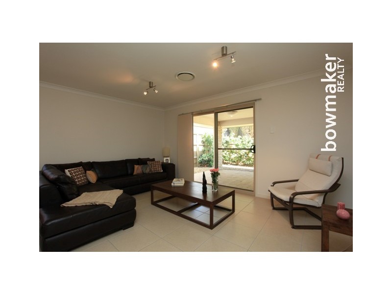 90 Mackintosh Drive, North Lakes QLD 4509