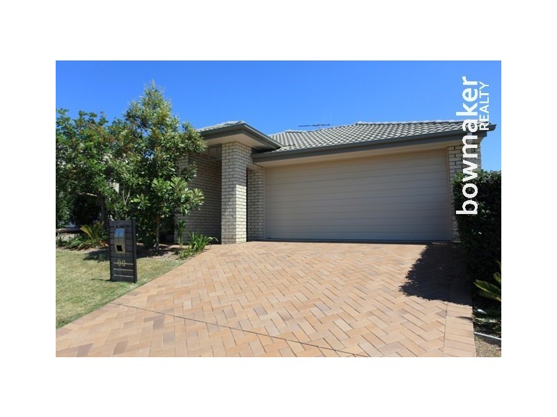 90 Mackintosh Drive, North Lakes QLD 4509