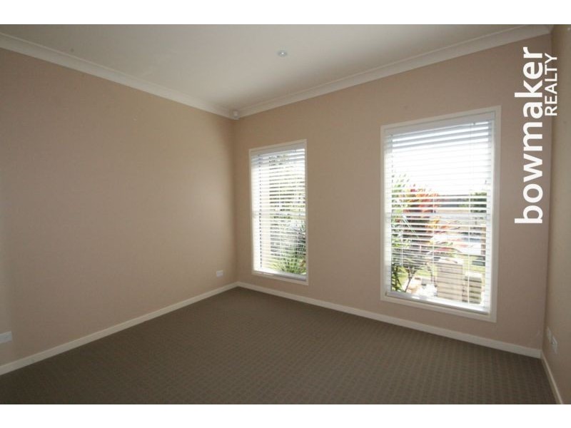 16 Elkington Circuit, North Lakes QLD 4509