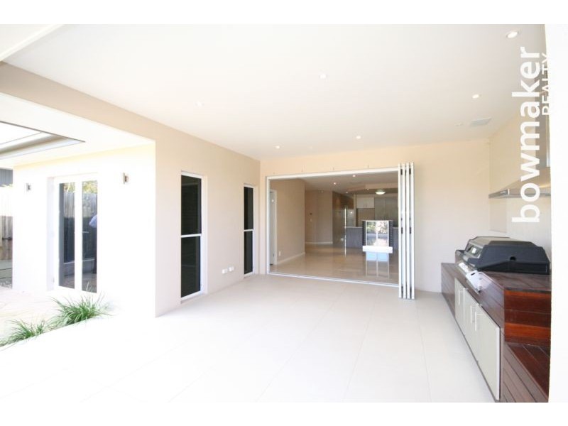 16 Elkington Circuit, North Lakes QLD 4509