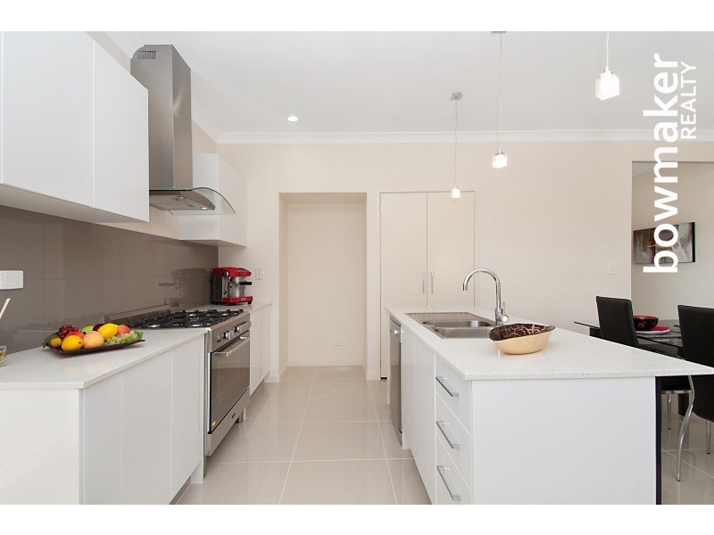 140 Nicklaus Parade, North Lakes QLD 4509