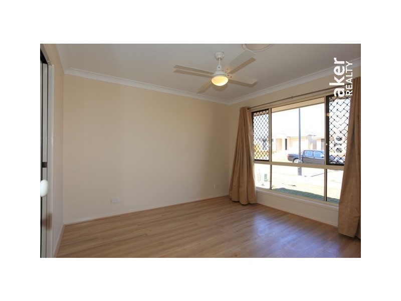 17 Cowen Terrace, North Lakes QLD 4509