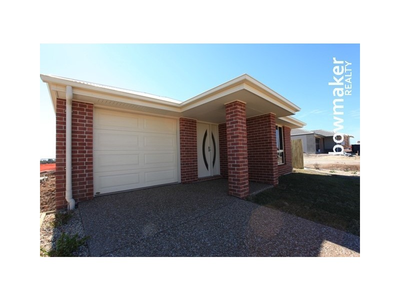 17 Cowen Terrace, North Lakes QLD 4509