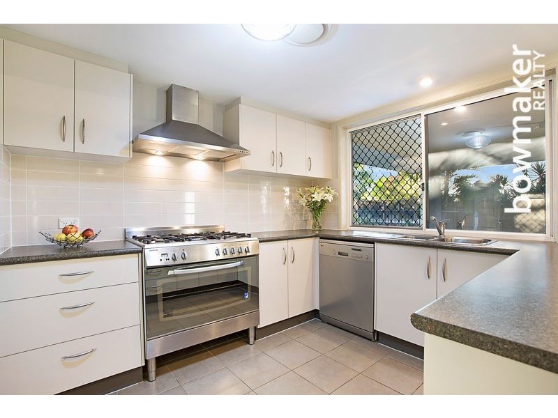 1 Kurrajong Circuit, North Lakes QLD 4509