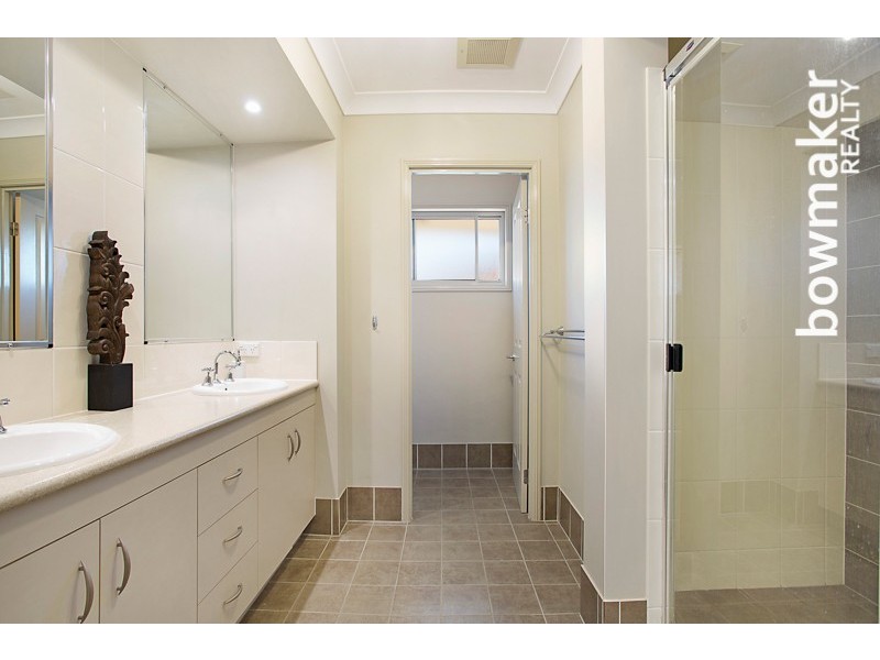 1 Kurrajong Circuit, North Lakes QLD 4509