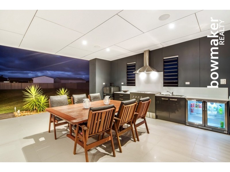 137 Peel Road, Ningi QLD 4511