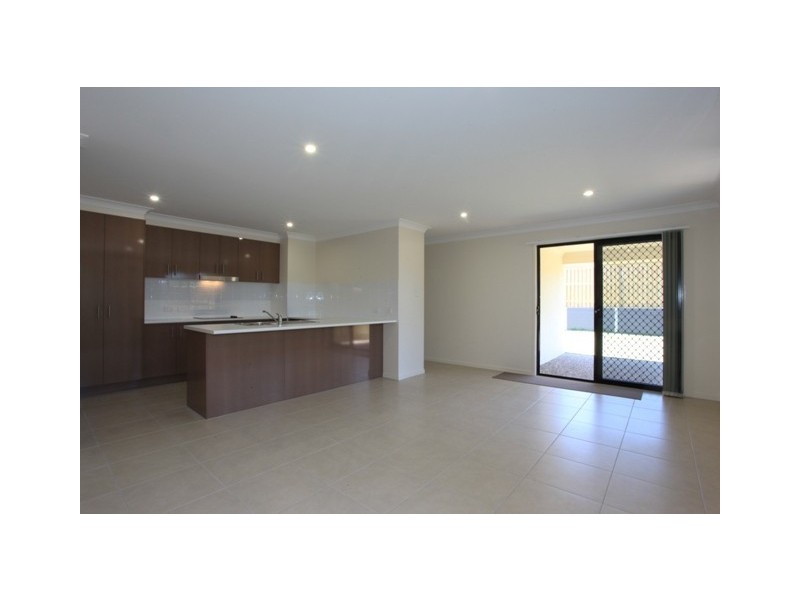 28 Lorikeet Parade ESSENCIA, Dakabin QLD 4503