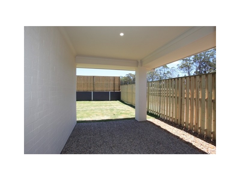 28 Lorikeet Parade ESSENCIA, Dakabin QLD 4503
