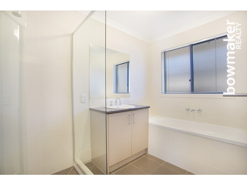 12 Williams Crescent, North Lakes QLD 4509