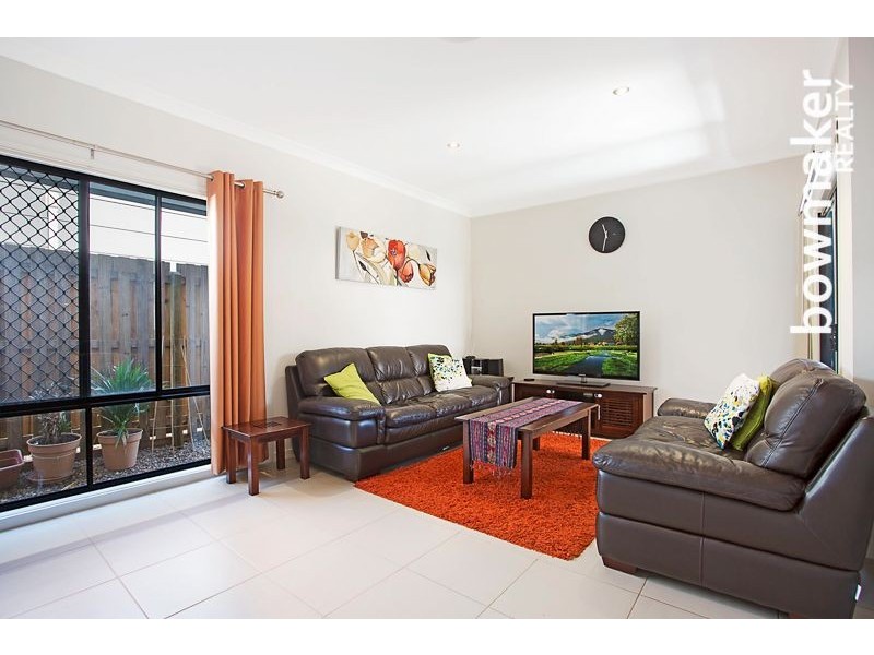 15 Manhattan Crescent, North Lakes QLD 4509