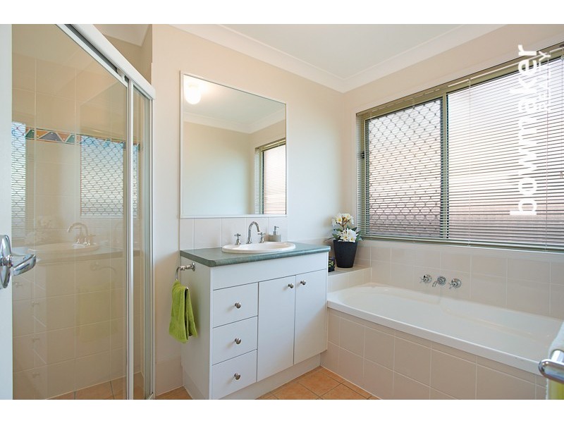 4 Bradford Street, North Lakes QLD 4509
