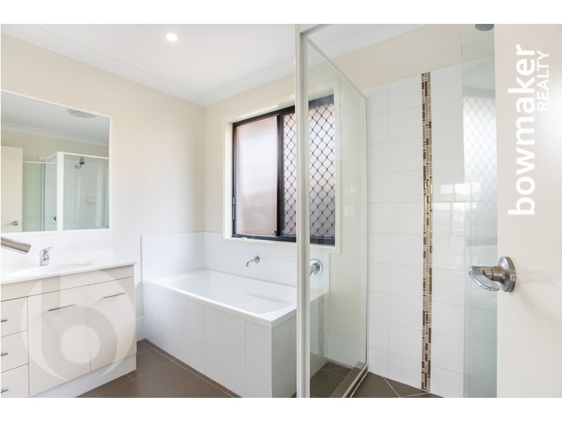 152 Nicklaus Parade, North Lakes QLD 4509