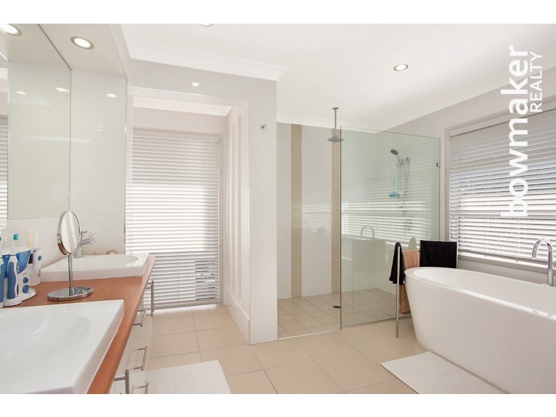 60 Elkington Circuit, North Lakes QLD 4509