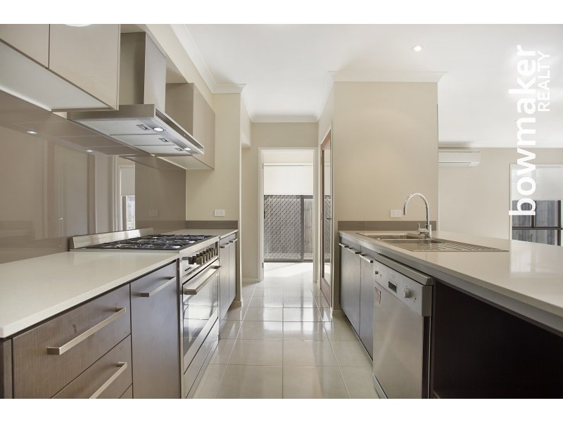 18 Nullarbor Circuit, North Lakes QLD 4509