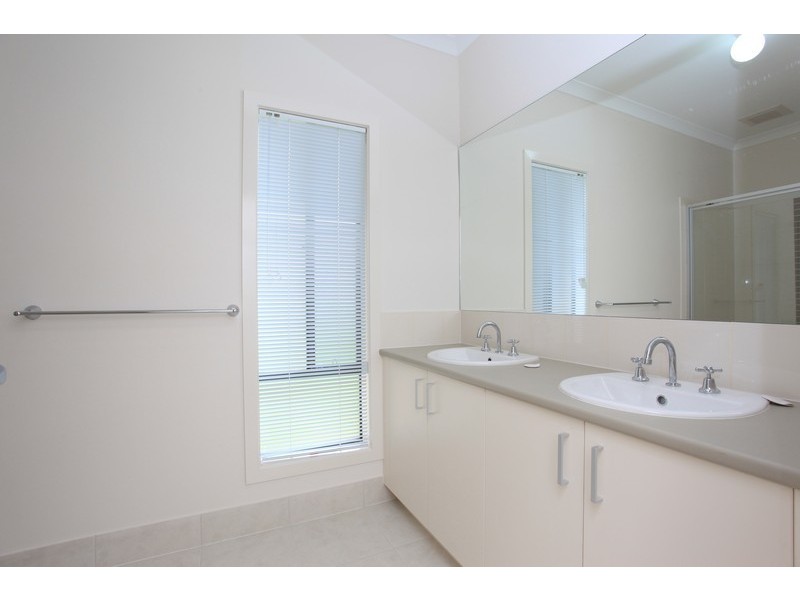 63 Astley Parade, North Lakes QLD 4509