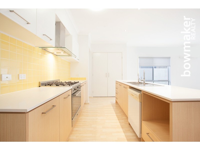 12 Chase Crescent, North Lakes QLD 4509