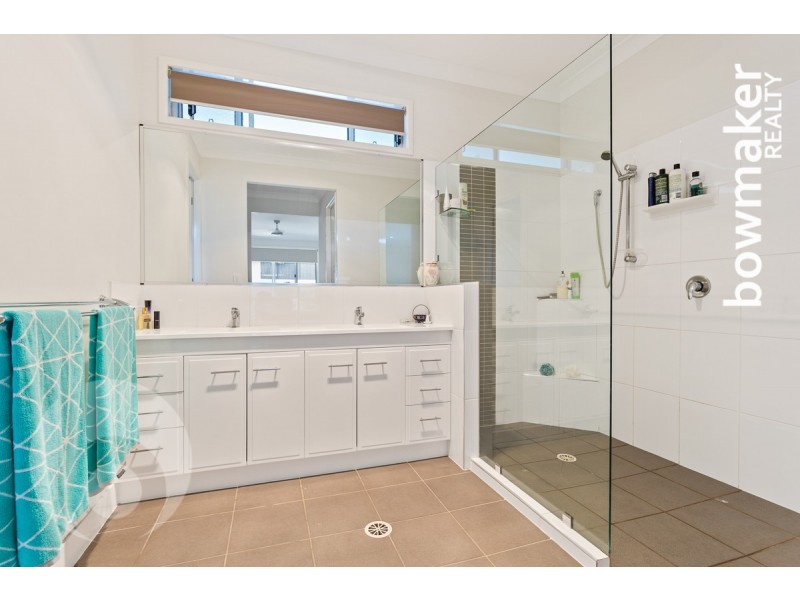 2 Nicklaus Parade, North Lakes QLD 4509